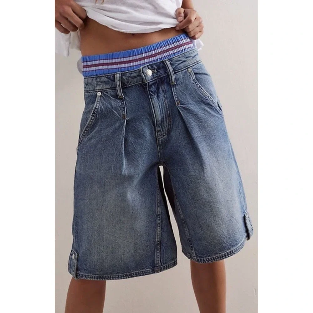 We The Free People Size 31 Rue Denim Long Shorts Mid Rise Pleated Vintage Blue